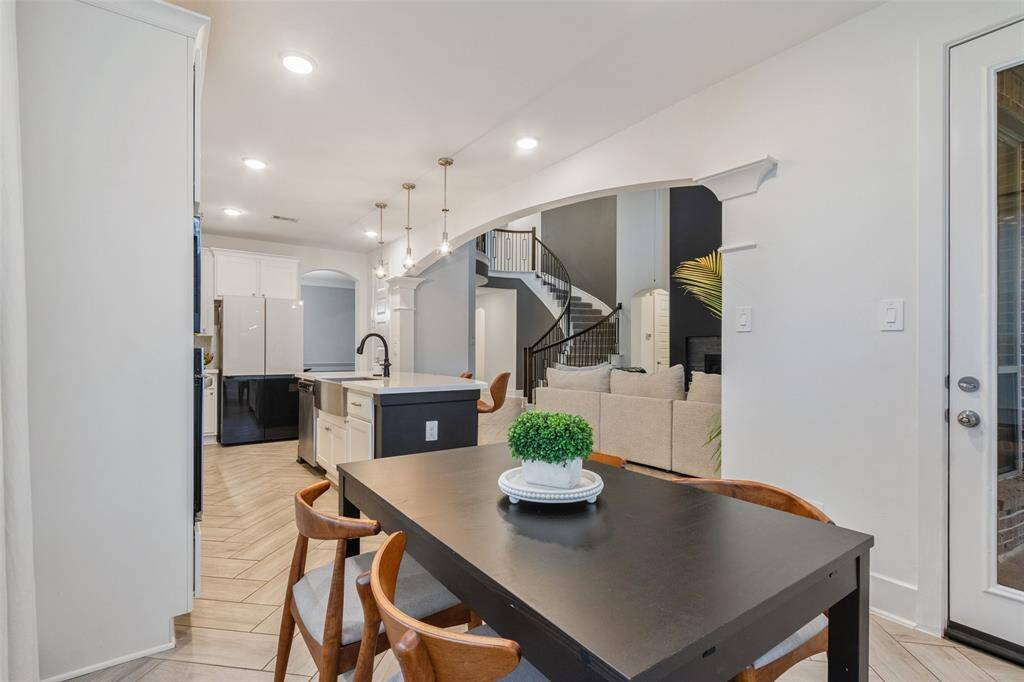 A view of the Breakfast room to your fabulous kitchen.