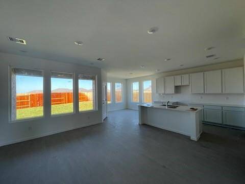 *Not actual home, pictures representative of same floor plan*