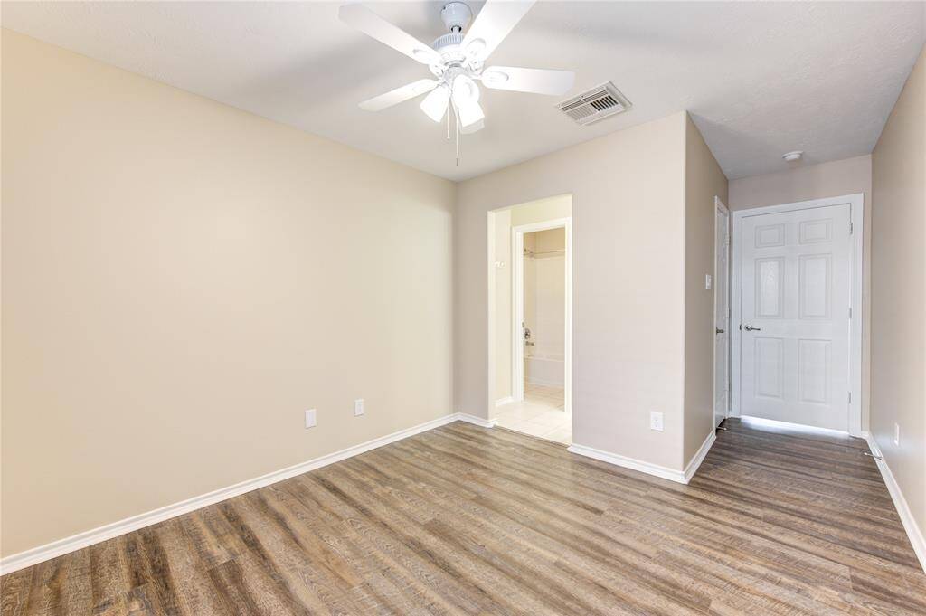 bedroom 3 connected to bathroom