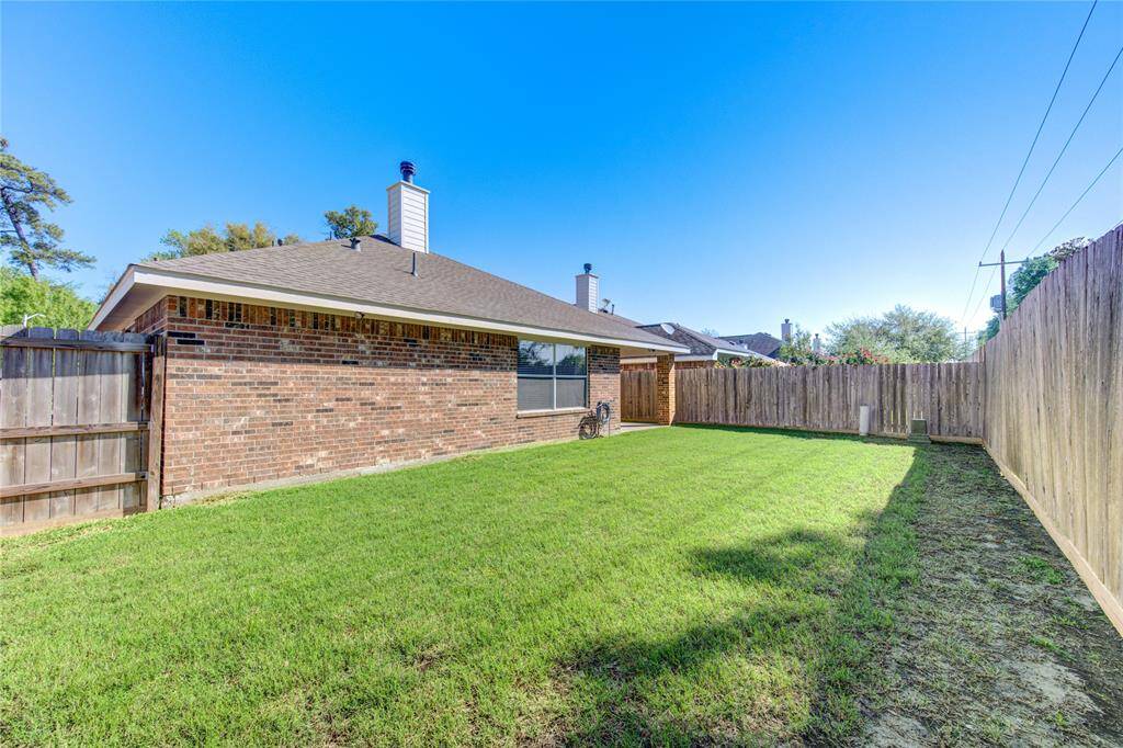 spacious yard