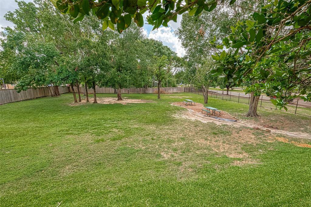 Enjoy the convenience of a dog park right within the community.