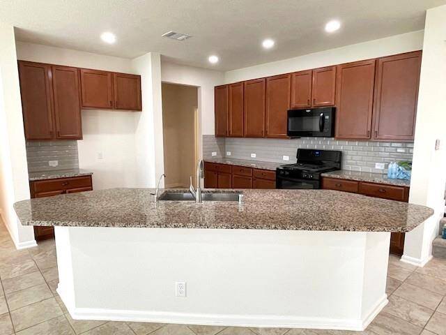 Kitchen with a large island