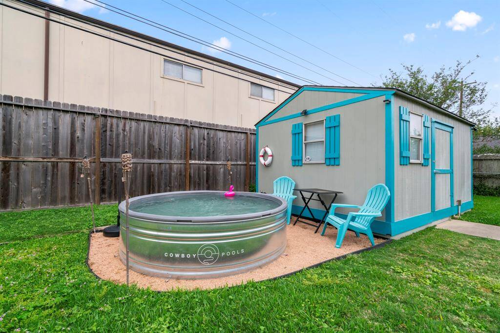 Cowboy pool stays with the home!