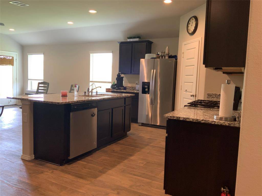 Open Kitchen/Dining