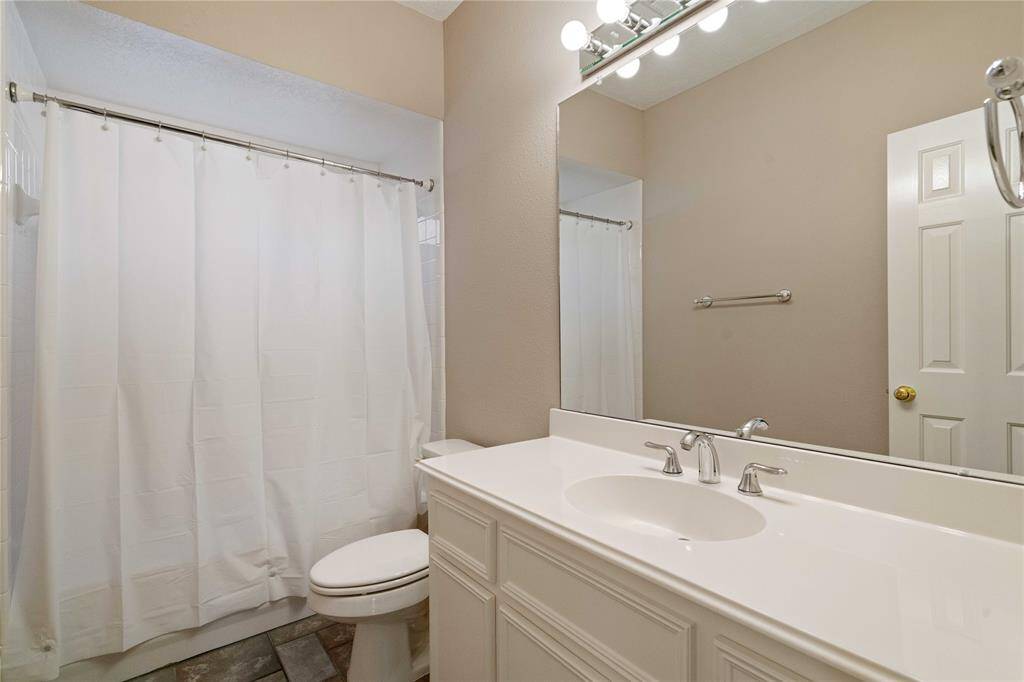Downstairs full bath
