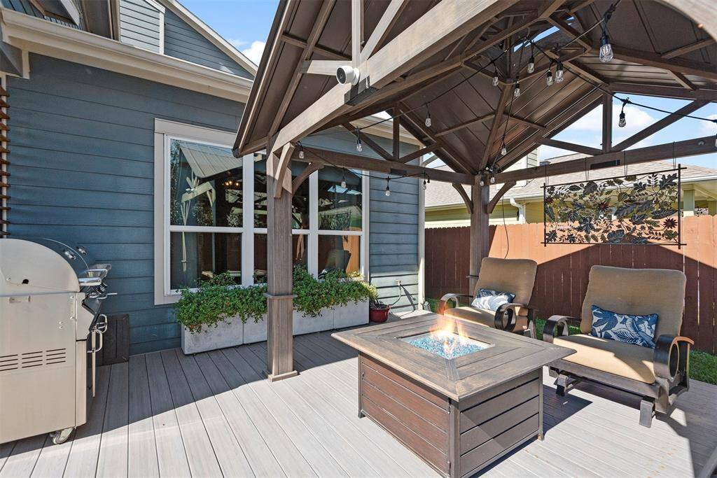 Back yard pergola and fire pit with grill