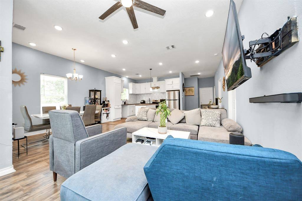 This 3 Bedroom, 2 Bath home offers open living concept with wood-like floors throughout. Stylish island kitchen with stainless appliances & decorative backsplash. Refrigerator, Washer & Dryer Included!. Close proximity to University of Houston, TSU, Midtown, Downtown, Eado and Medical Center. Easy access to I-69, HWY 288, I-45. Conveniently located near dining, shopping, museums, sports venues & entertainment!