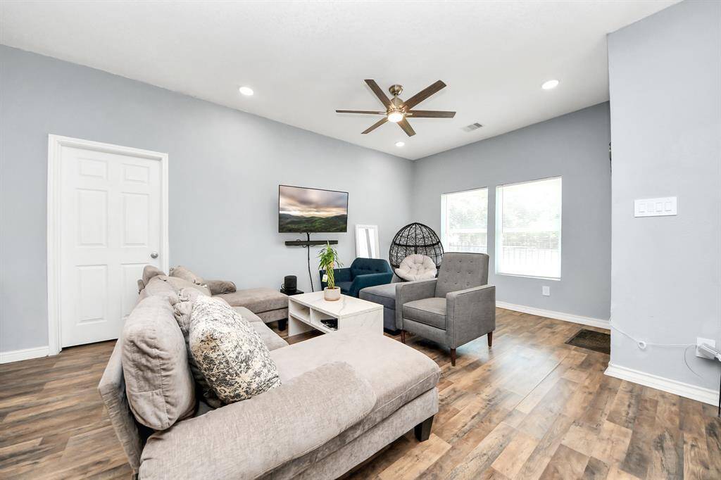 This 3 Bedroom, 2 Bath home offers open living concept with wood-like floors throughout. Stylish island kitchen with stainless appliances & decorative backsplash. Refrigerator, Washer & Dryer Included!. Close proximity to University of Houston, TSU, Midtown, Downtown, Eado and Medical Center. Easy access to I-69, HWY 288, I-45. Conveniently located near dining, shopping, museums, sports venues & entertainment!