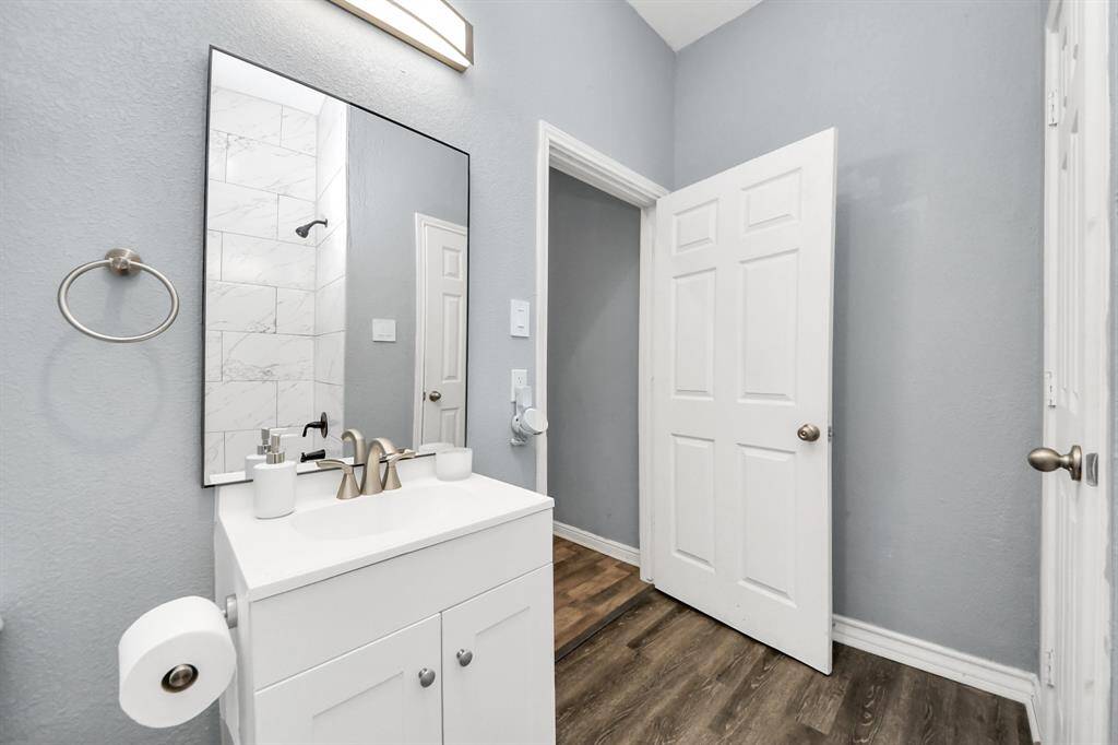 Secondary Full Bath with Tub/Shower Combo.