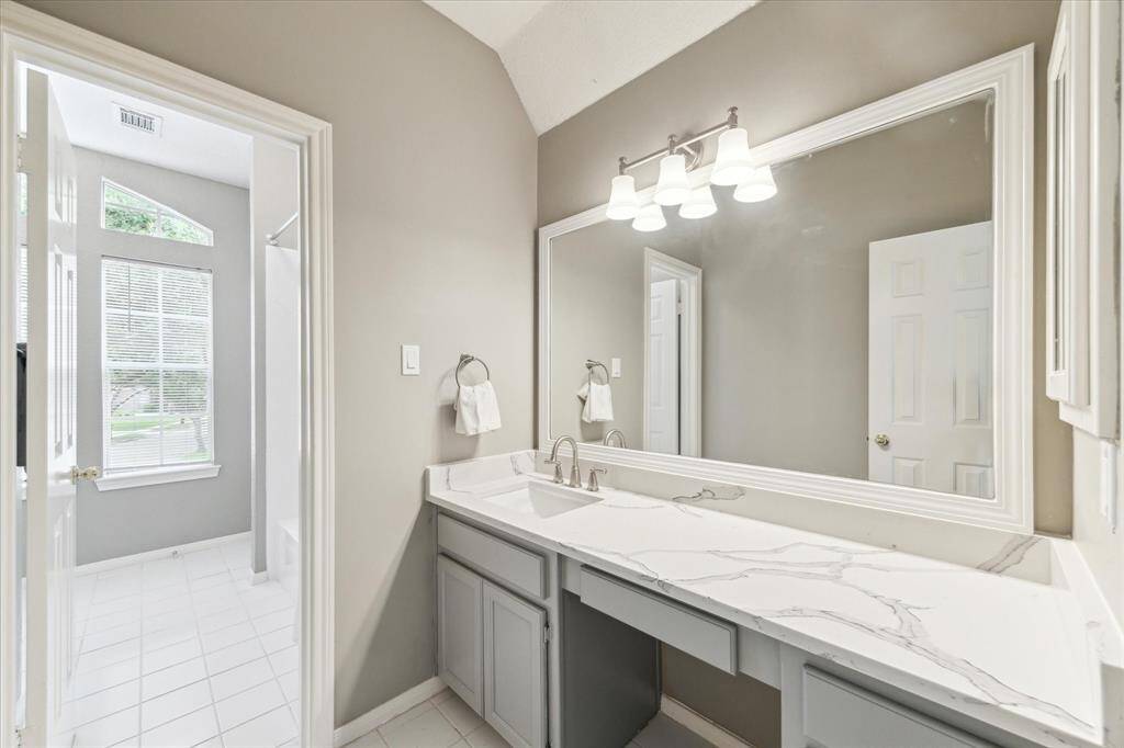Jack-and-jill bathroom nearest bedrooms 4 and 5
