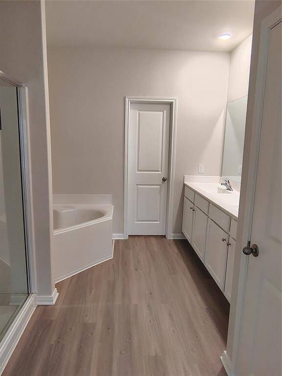 Master Bathroom - 1st Floor