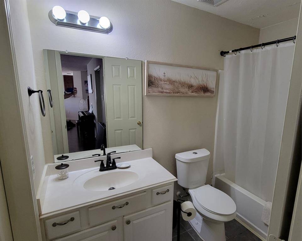DOWNSTAIRS BATHROOM