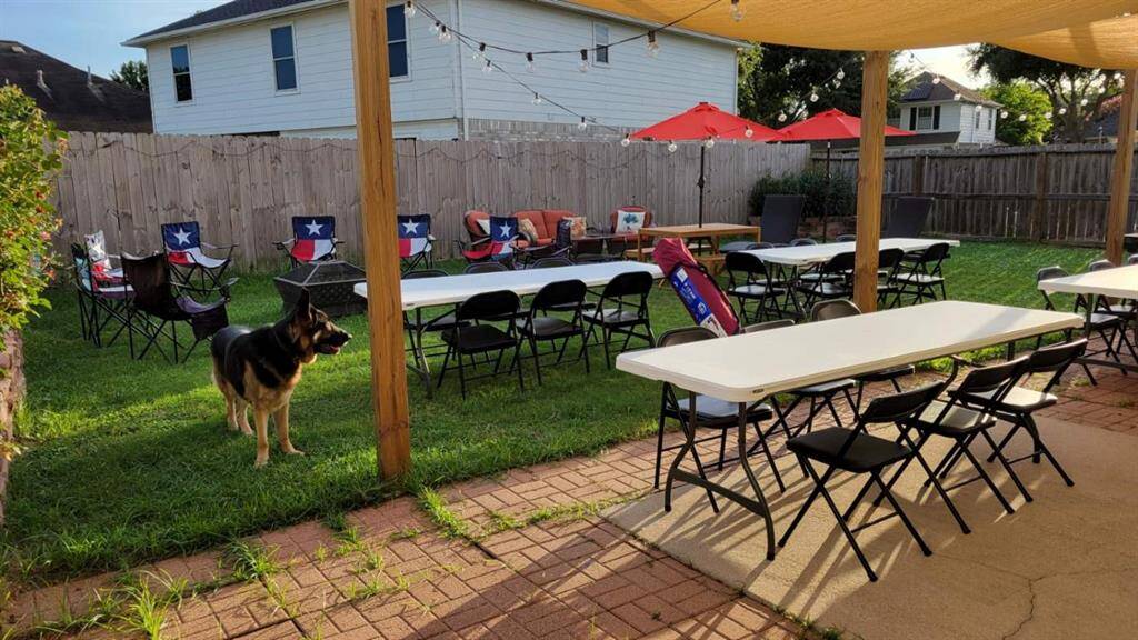 GREAT OUTDOOR SPACE PERFECT FOR ENTERTAINING
