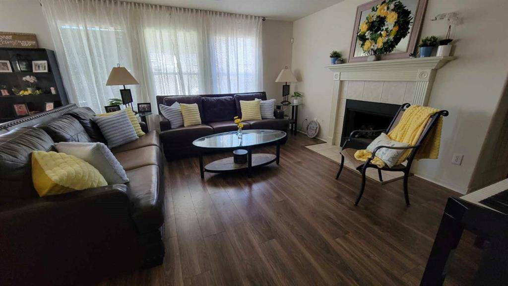 ANOTHER VIEW OF FAMILY ROOM