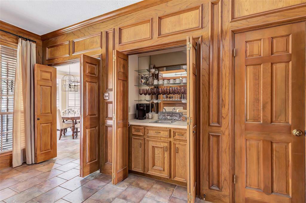 Wet bar is in the family room. The door to the left goes to the Breakfast Room