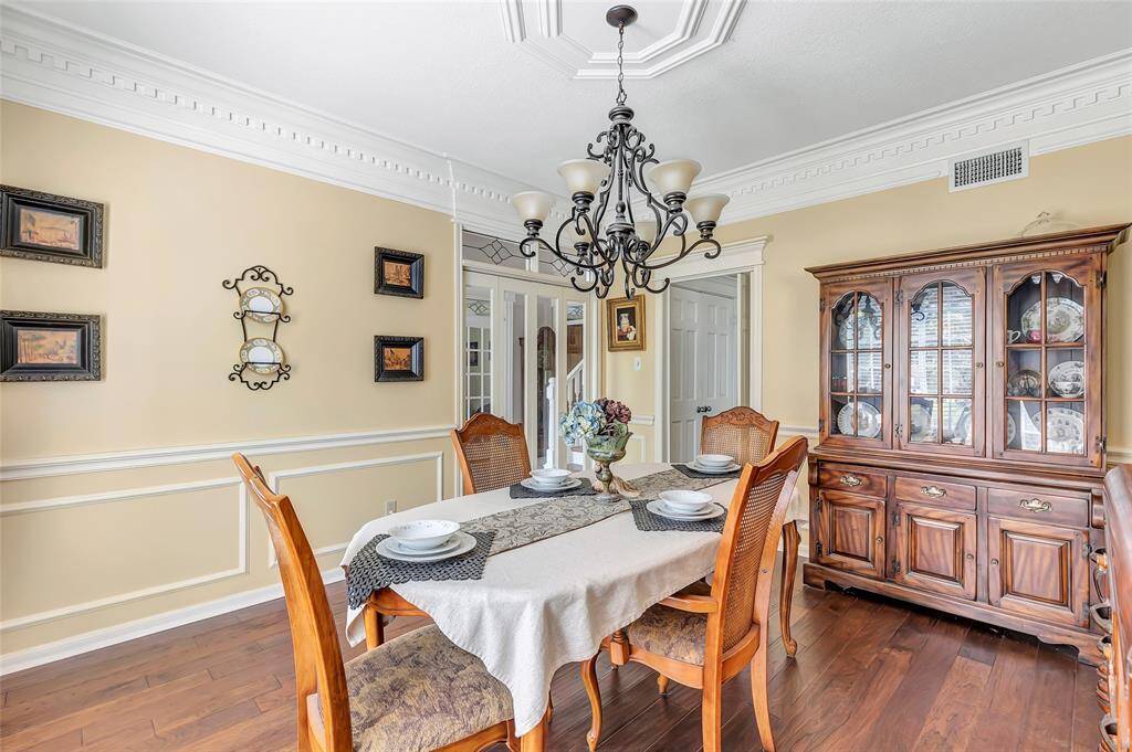 Another view of the dining room.
