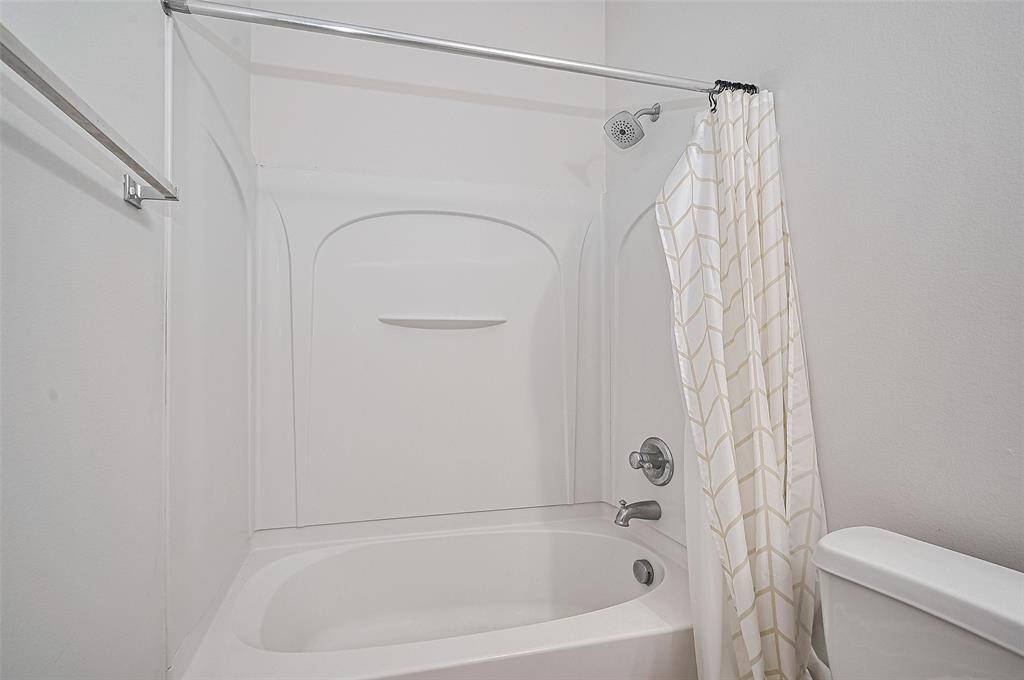 With soft, neutral tones and a well-designed layout, this bathroom provides a peaceful retreat from the hustle of daily life.