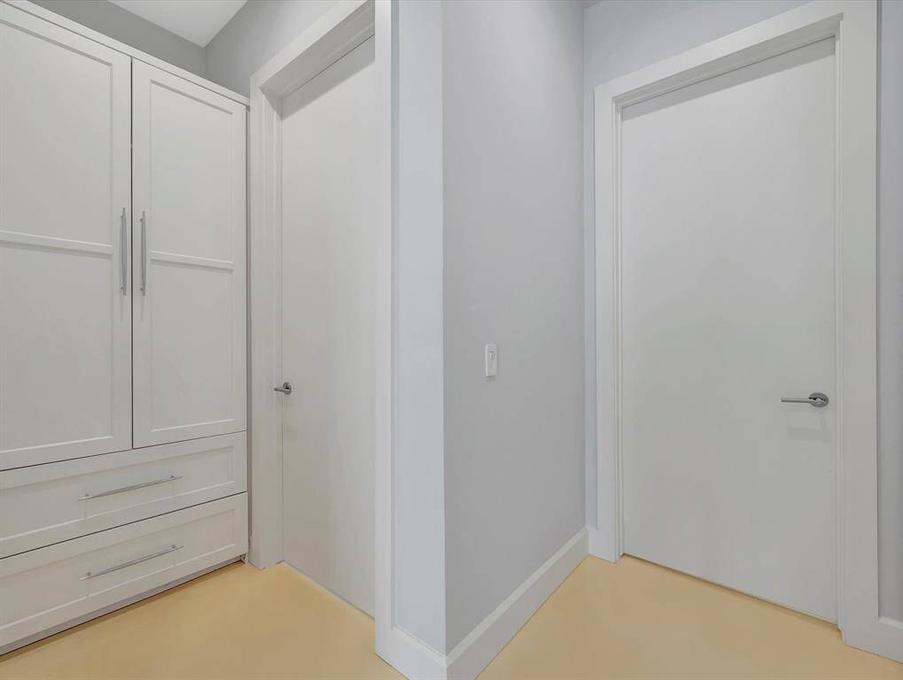 LAUNDRY CLOSET AND LININ CLOSET