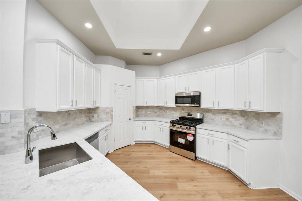 Step inside your chef's DREAM kitchen- fully revamped! Welcome home!!!
