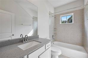 1st floor secondary bathroom