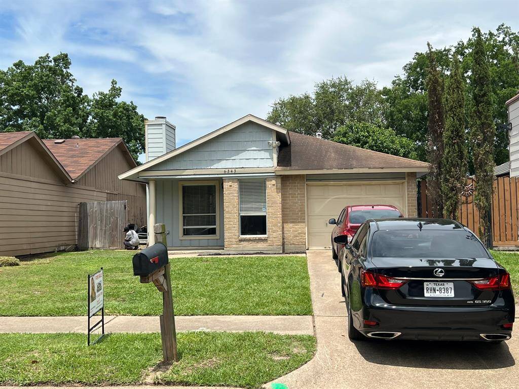 This lovely 3/1.5/1 home is waiting for you to make it yours.