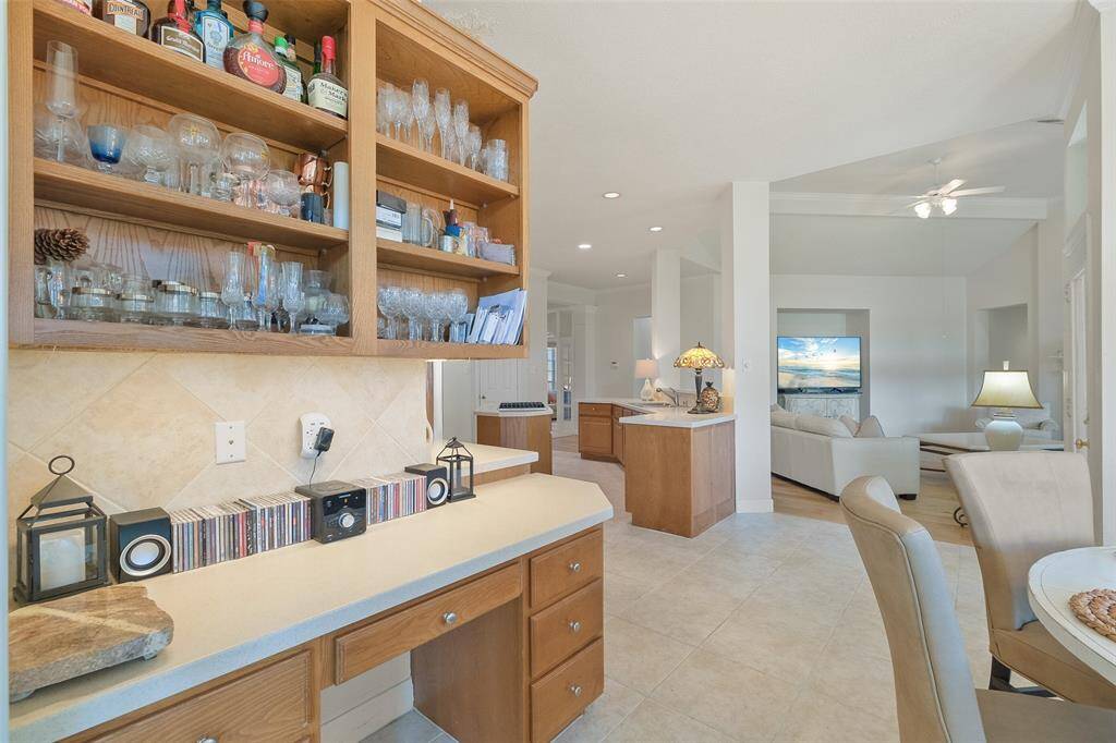 YOU HAVE A BUILT-IN DESKAREA.