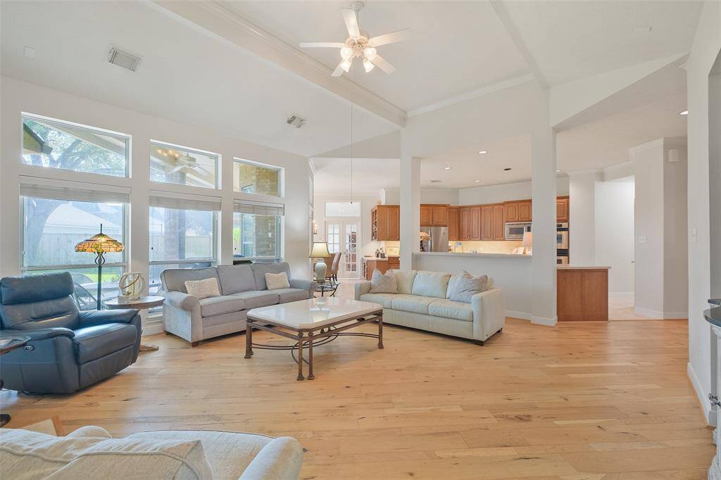 YOU HAVE A SPACIOUS OPENLAYOUT MAKING THIS HOMEAN ENTERTAINERS DREAM!