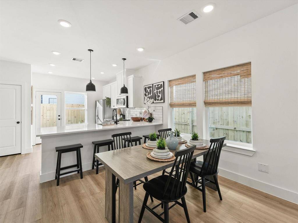 For marketing purpose only. Previous model home. Builder reserves the rights for changes.