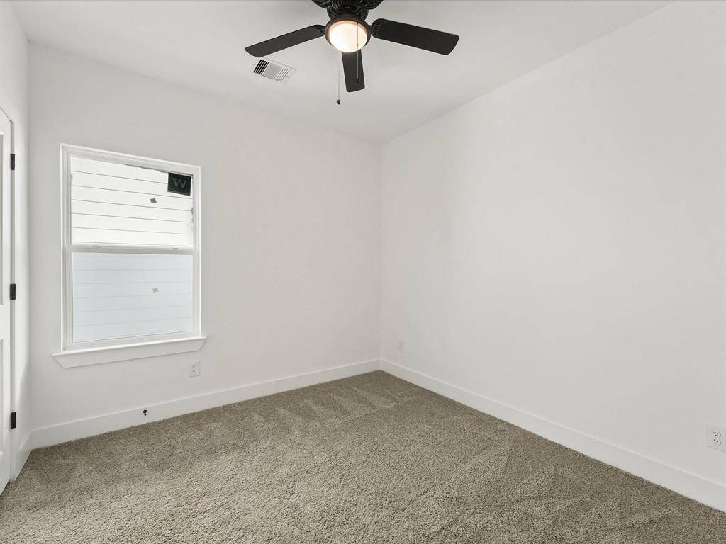 For marketing purpose only. Previous model home. Builder reserves the rights for changes.