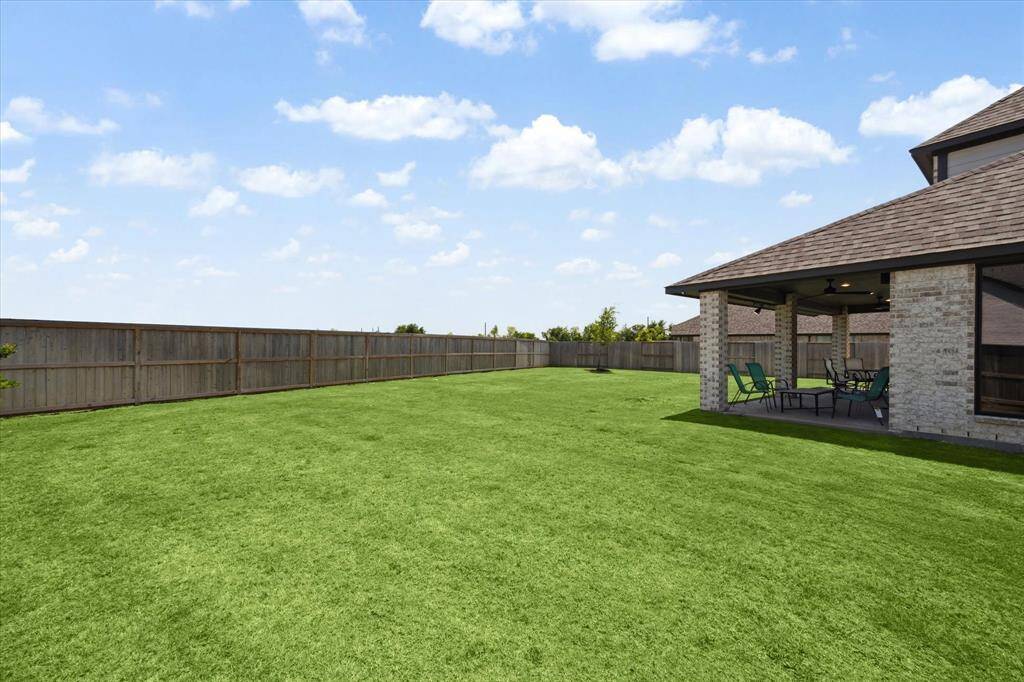 Pool size back yard.  Full sprinkler system!