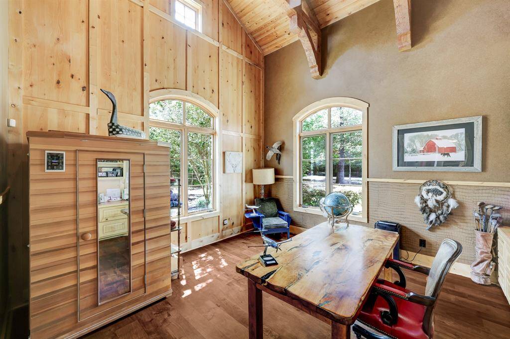 The study has exceptionally high ceilings, built in shelving, and faux finishing. Sauna is excluded.