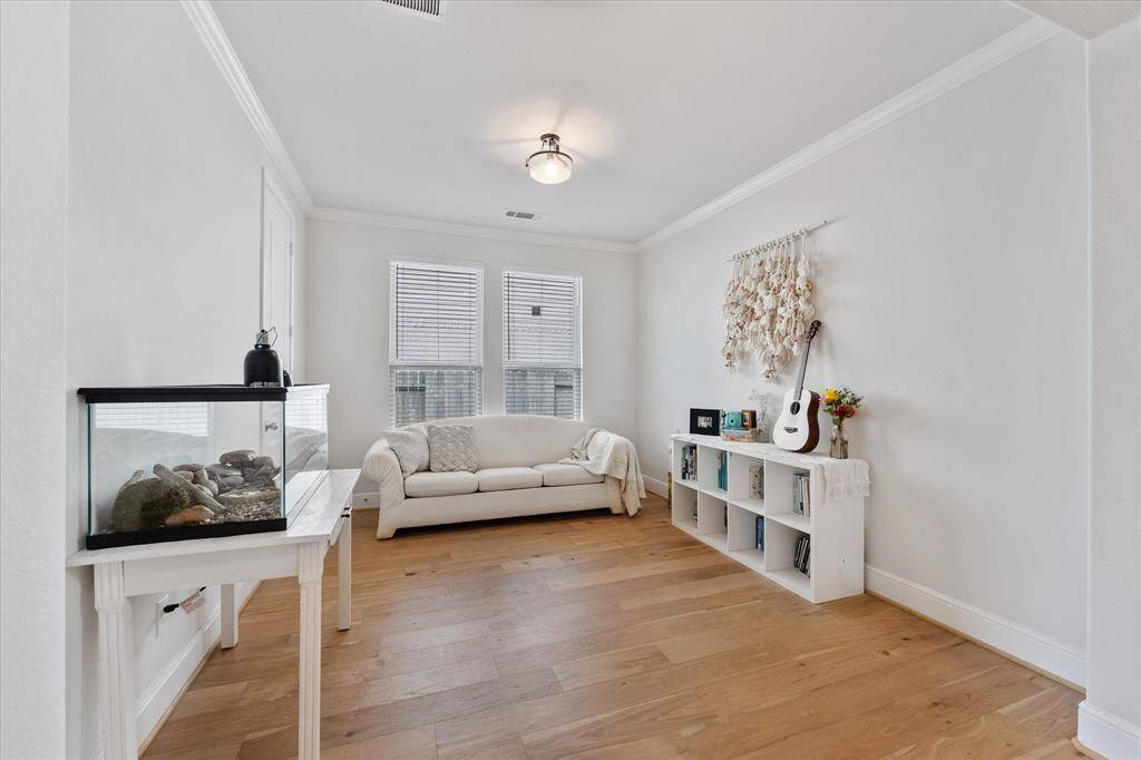 Office or potential 5th bedroom