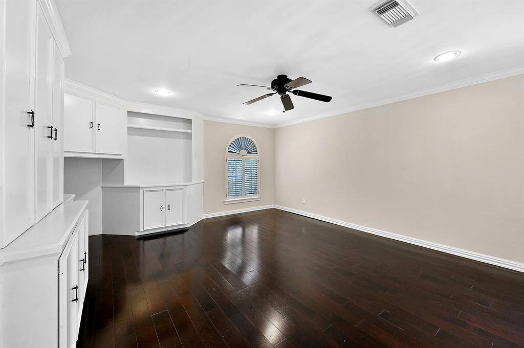 Great built-ins in the flex room!