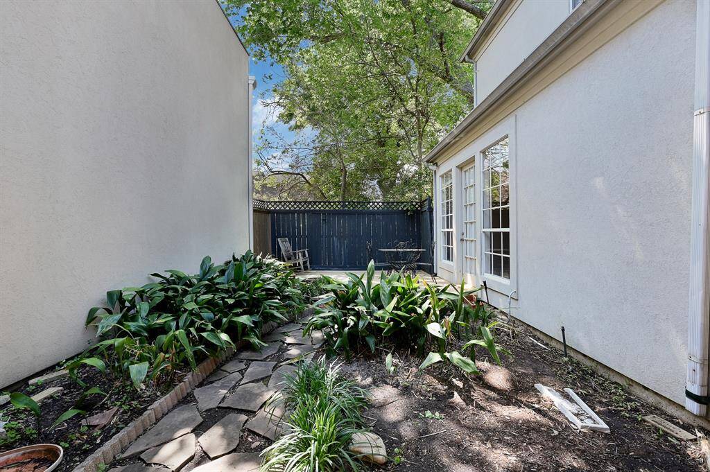 Beautiful and lush oasis offers privacy and serenity!