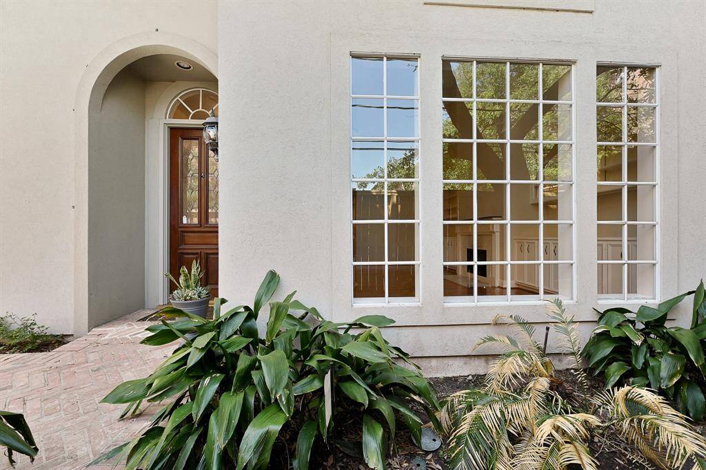 Another view of the front entry!
