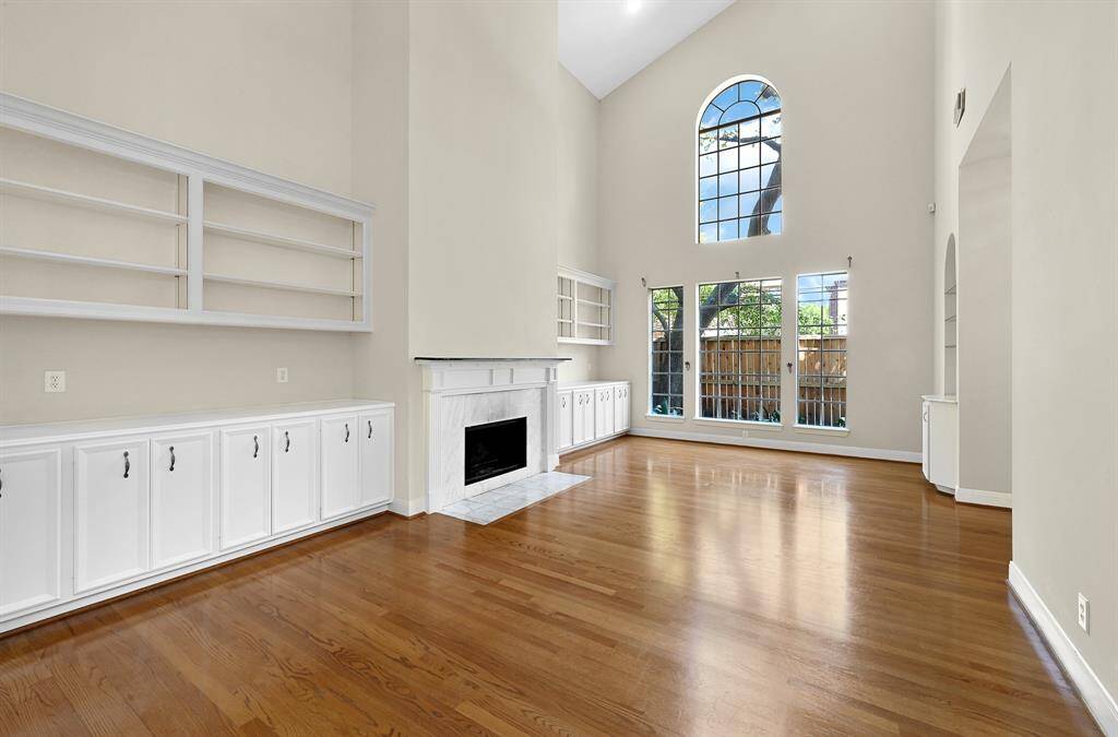 Amazing living floorplan!