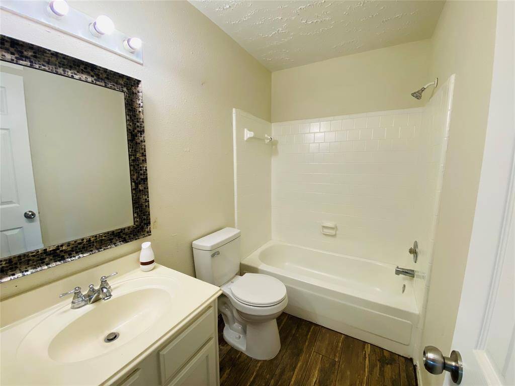 Full bathroom