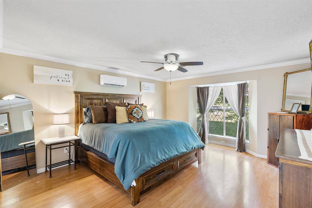 Primary with beautiful bay window