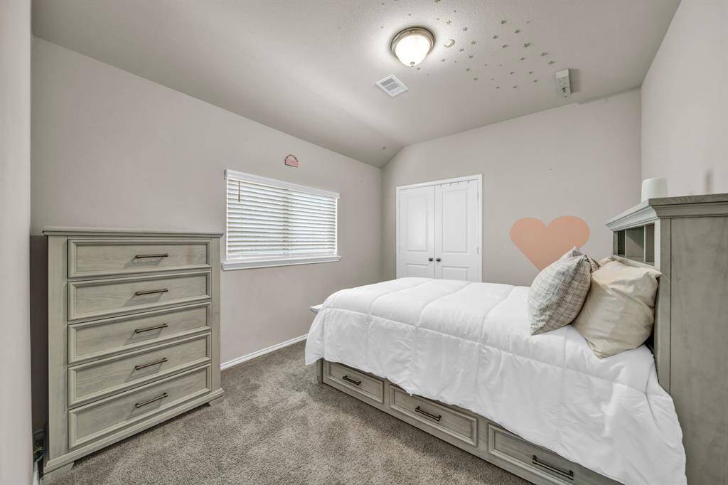 Guest bedroom