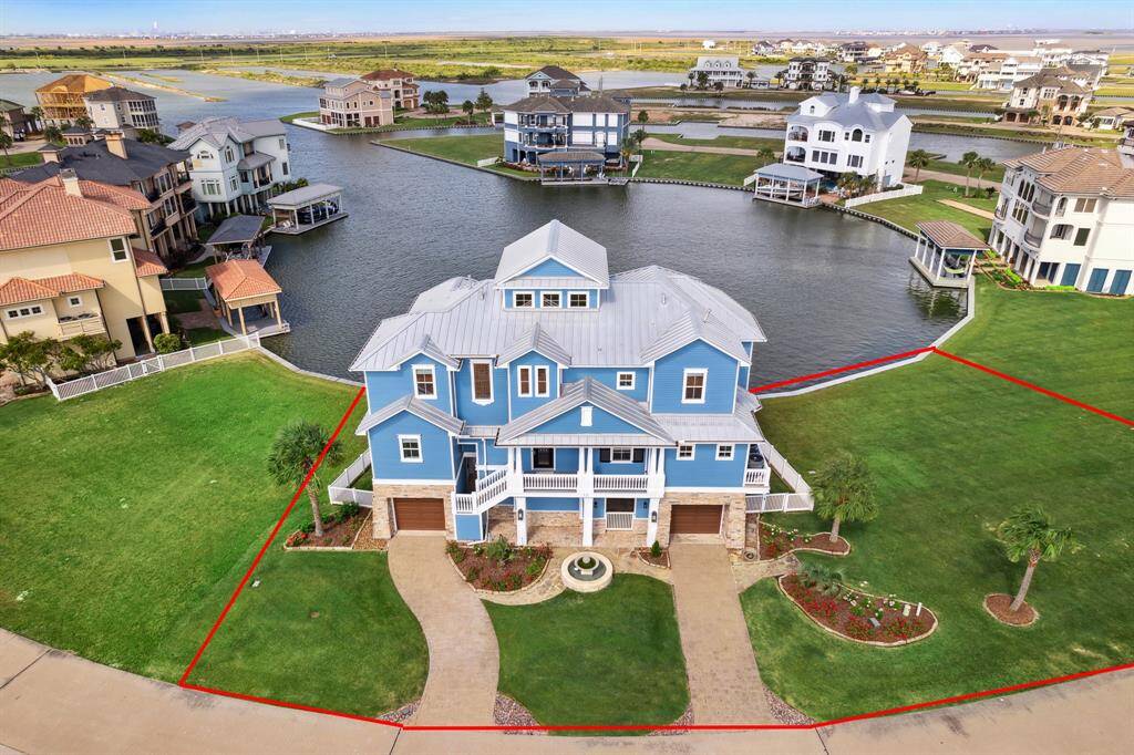 DOUBLE HOMESITE BEST IN SHOW winner of the Harborwalk Street of Dreams Showcase of Homes & featured on an episode of HGTV'S "Island Life". Built by Bilmar Homes & Interior Design by Brooks-Reid Studio