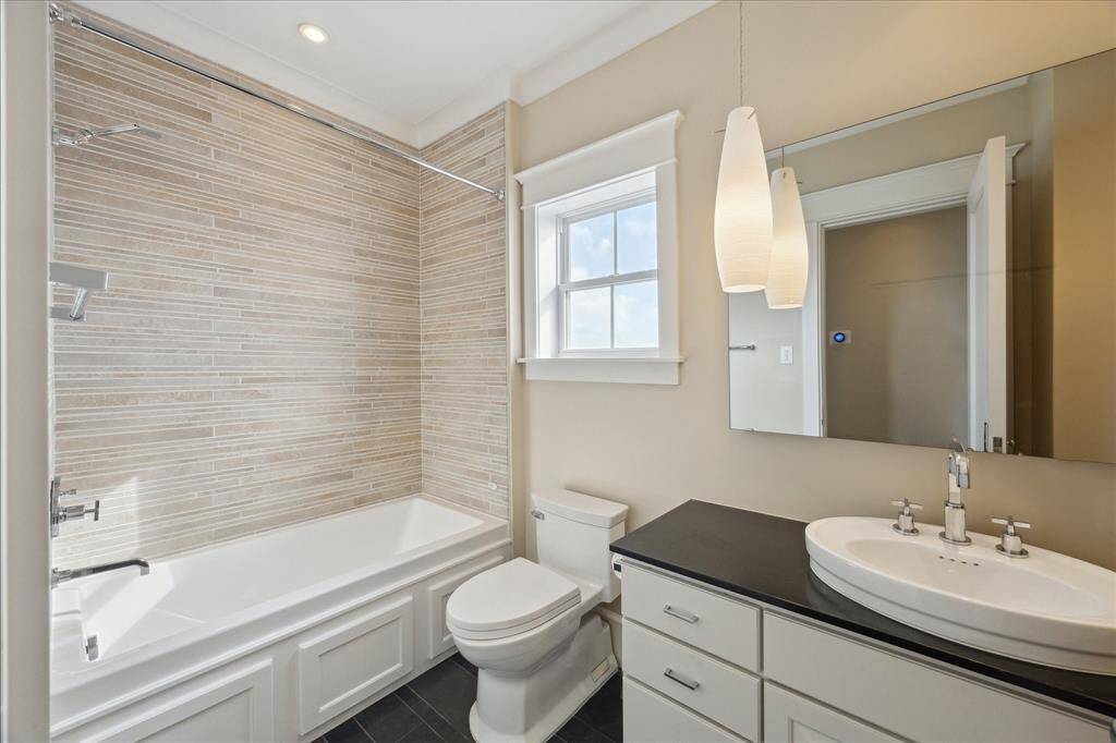2nd guest bathroom