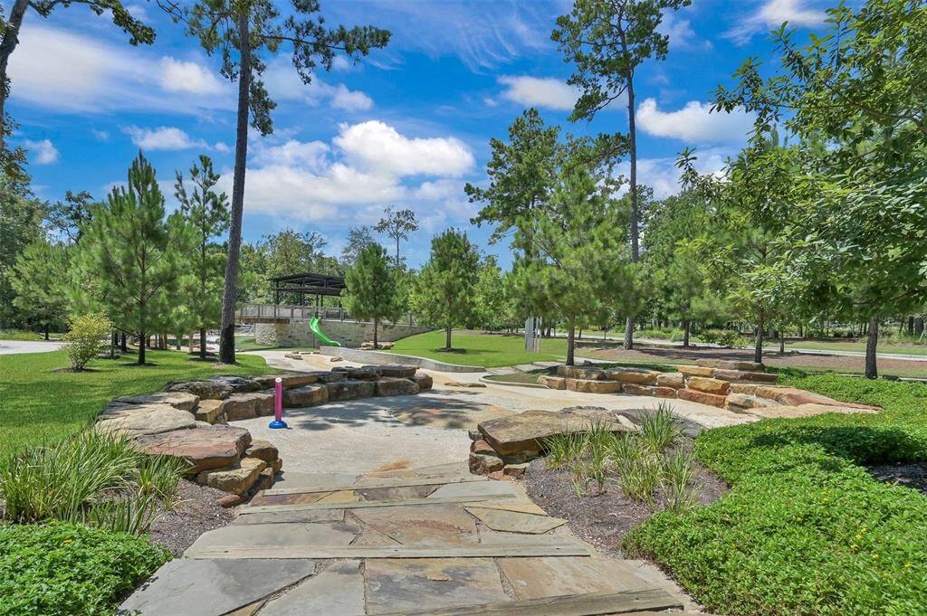 The community splash pad offers a fun and refreshing space for kids to cool off, featuring playful water features and a safe, interactive environment perfect for warm Texas days.