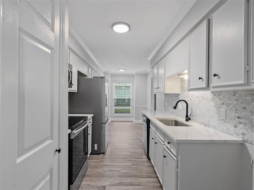 Welcome Home to 13286 Trail Hollow! This unit has been fully renovated and is ready for a new owner