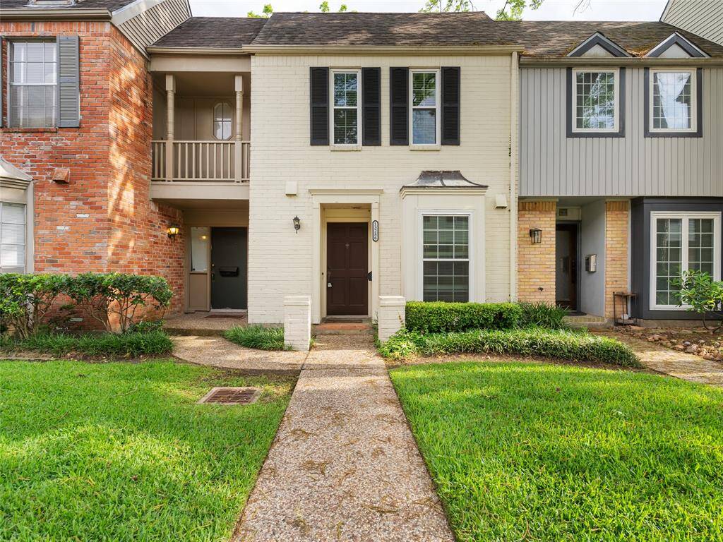 Zoned to Rummel Creek Elementary, Memorial Middle School, and Stratford High School