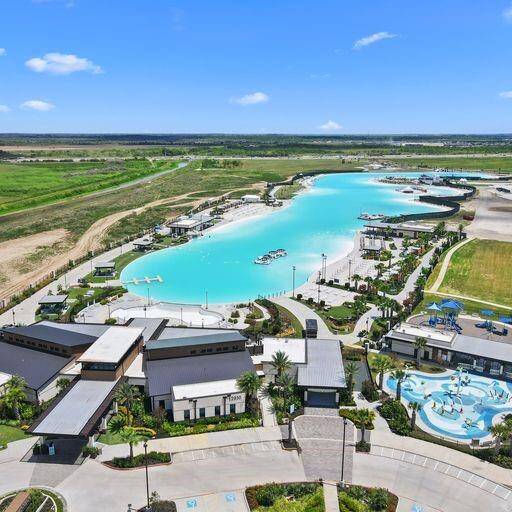 Lifestyle amenities, Restraurant, White sand beach etc