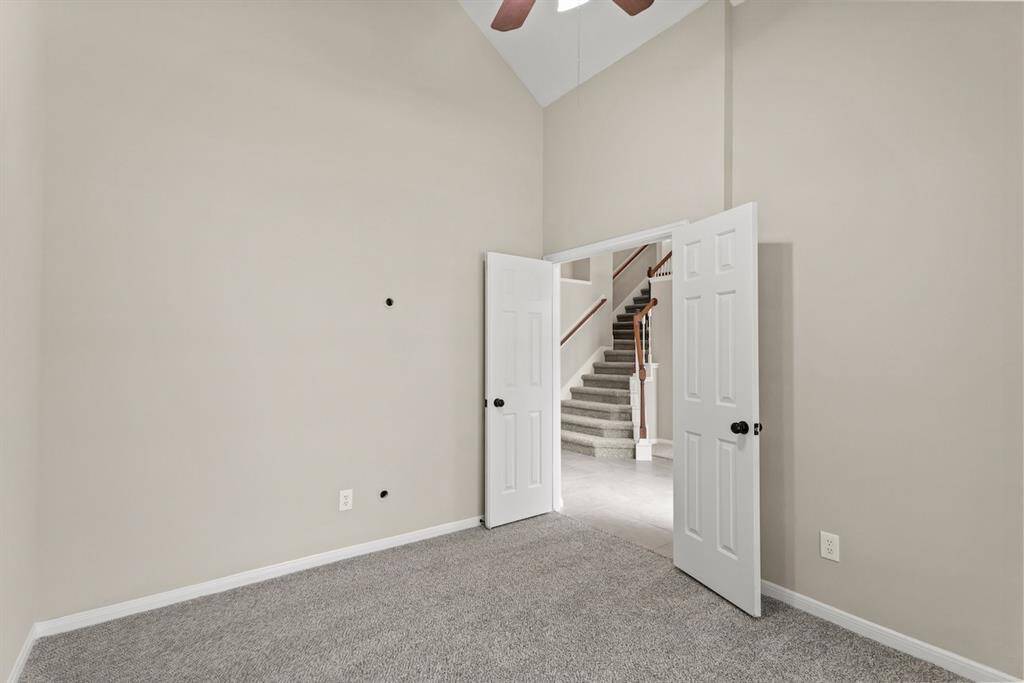 Study could be a 5th Bedroom