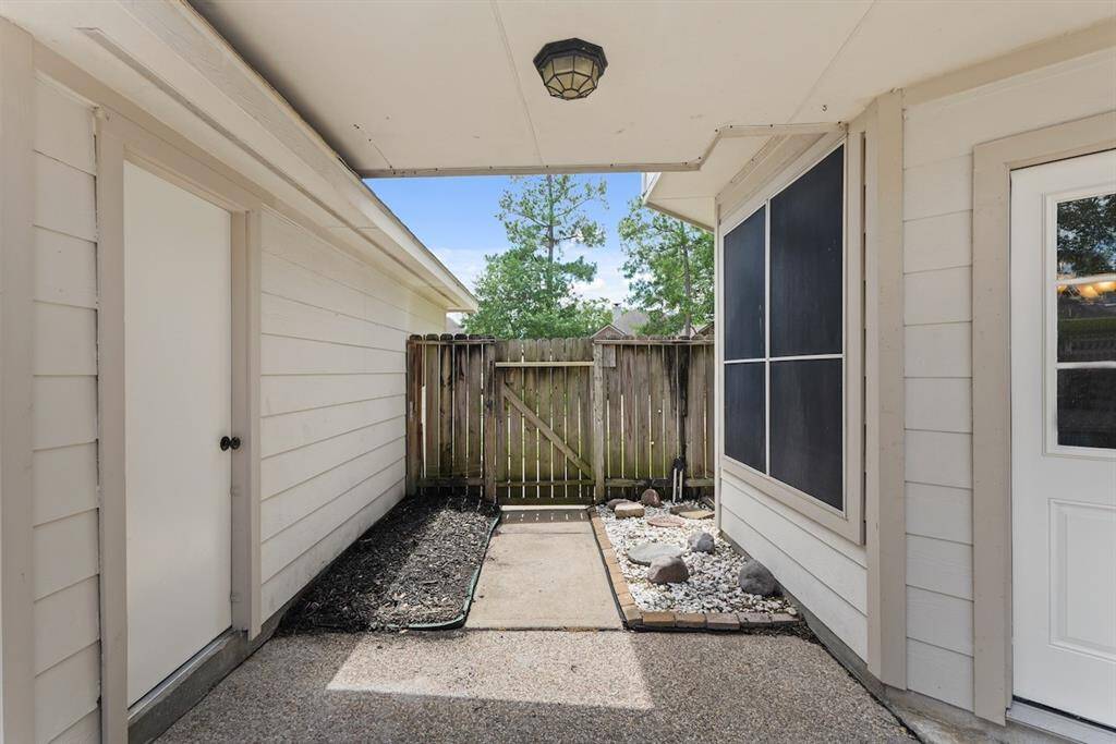 Detached Garage