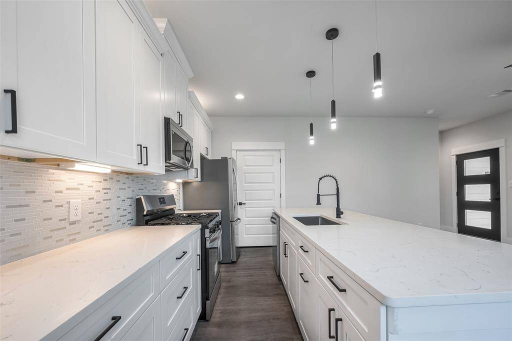 lots of counter space