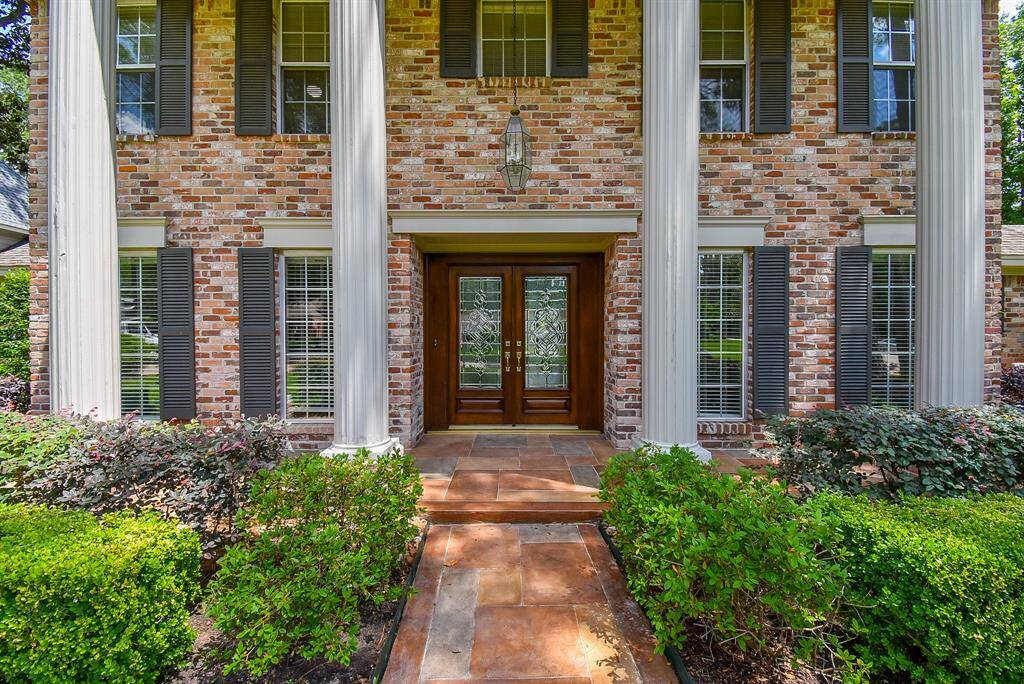 Meticulous care, inside and out, provides incredible curb appeal! The recessed covered entry and dynamic columns offer a royal welcome! Inside, are 5 bedrooms, 3-1/2 baths occupying a generous 11,413 square-foot corner lot, with 3,116 square-feet of lush interior living space.