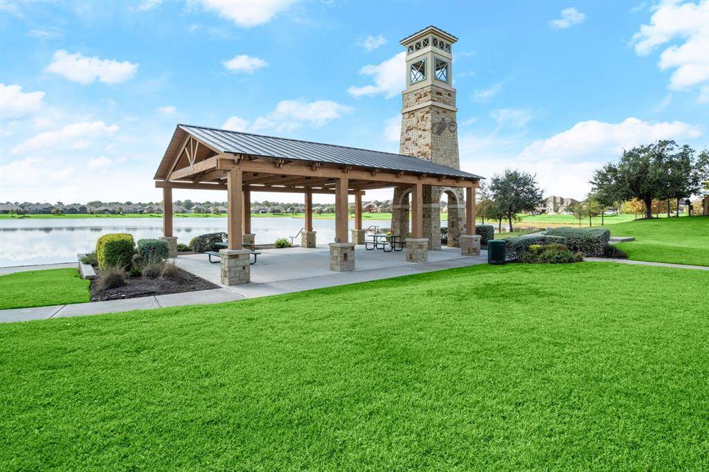 Views of Lake Wildwood just steps away from your new home.